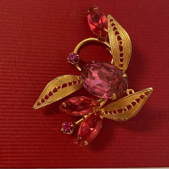 VINTAGE BROOCH PIN GOLD TONE FILIGREE PINK FACETED STONES GLASS FLOWER - Picture 6 of 9